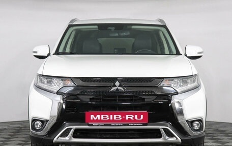 Mitsubishi Outlander III рестайлинг 3, 2018 год, 2 650 000 рублей, 2 фотография