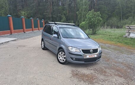 Volkswagen Touran III, 2007 год, 850 000 рублей, 2 фотография