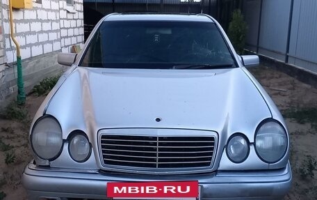 Mercedes-Benz E-Класс, 1998 год, 160 000 рублей, 4 фотография