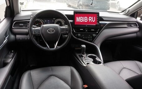 Toyota Camry, 2021 год, 3 899 000 рублей, 6 фотография