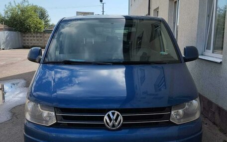 Volkswagen Caravelle T5, 2013 год, 1 680 000 рублей, 2 фотография