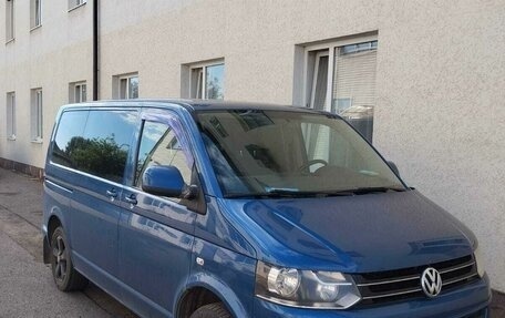 Volkswagen Caravelle T5, 2013 год, 1 680 000 рублей, 3 фотография