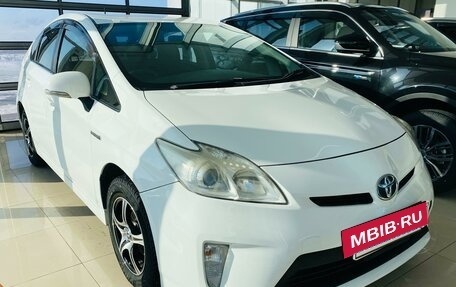 Toyota Prius, 2013 год, 950 000 рублей, 3 фотография