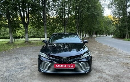 Toyota Camry, 2019 год, 2 830 000 рублей, 2 фотография