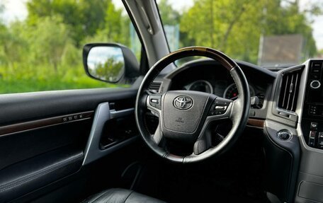 Toyota Land Cruiser 200, 2016 год, 6 190 000 рублей, 3 фотография