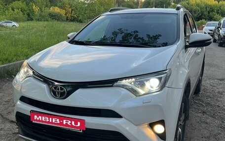 Toyota RAV4, 2016 год, 2 150 000 рублей, 2 фотография