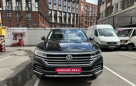 Volkswagen Touareg III, 2020 год, 3 600 000 рублей, 2 фотография