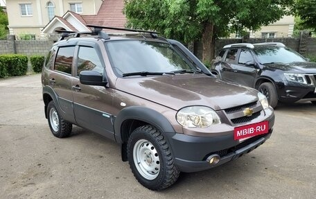 Chevrolet Niva I рестайлинг, 2015 год, 718 000 рублей, 4 фотография