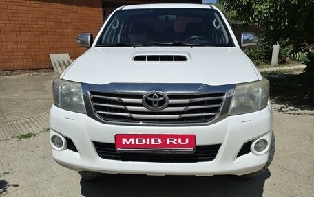 Toyota Hilux VII, 2012 год, 2 000 000 рублей, 2 фотография