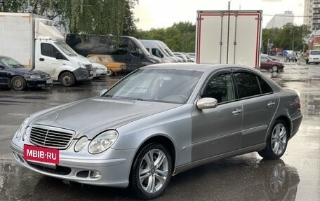 Mercedes-Benz E-Класс, 2004 год, 539 000 рублей, 2 фотография