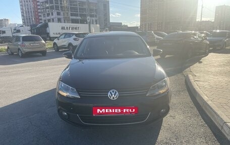 Volkswagen Jetta VI, 2014 год, 1 250 000 рублей, 2 фотография