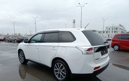 Mitsubishi Outlander III рестайлинг 3, 2012 год, 1 499 995 рублей, 5 фотография