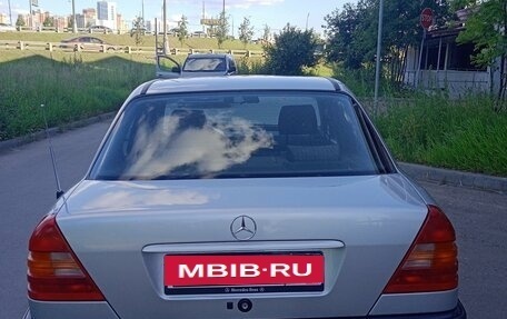 Mercedes-Benz C-Класс, 1994 год, 650 000 рублей, 5 фотография