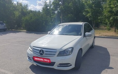 Mercedes-Benz C-Класс, 2011 год, 1 350 000 рублей, 2 фотография