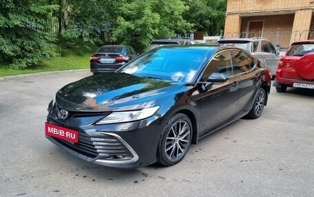 Toyota Camry, 2021 год, 3 550 000 рублей, 2 фотография