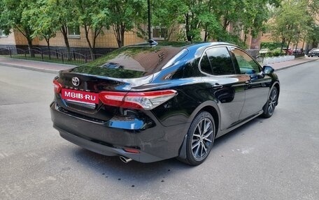 Toyota Camry, 2021 год, 3 550 000 рублей, 4 фотография