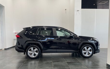 Toyota RAV4, 2019 год, 3 250 000 рублей, 4 фотография