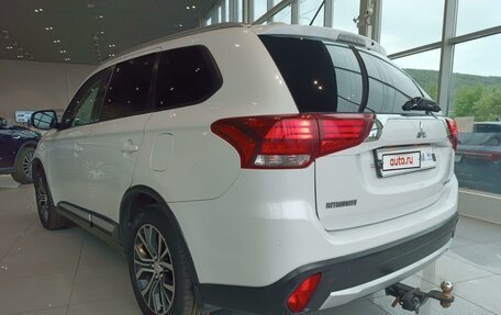 Mitsubishi Outlander III рестайлинг 3, 2016 год, 2 050 000 рублей, 3 фотография