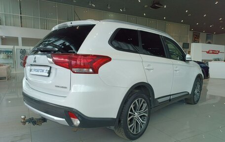 Mitsubishi Outlander III рестайлинг 3, 2016 год, 2 050 000 рублей, 5 фотография