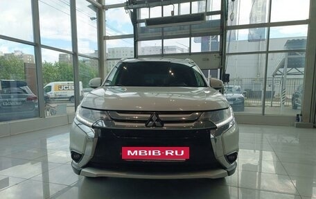 Mitsubishi Outlander III рестайлинг 3, 2016 год, 2 050 000 рублей, 8 фотография