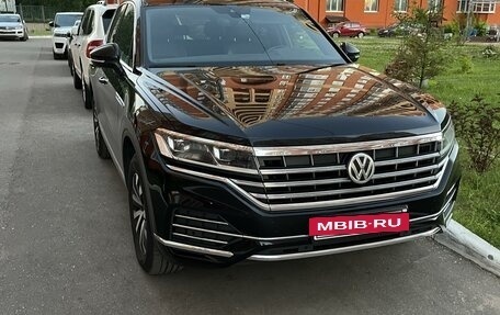 Volkswagen Touareg III, 2018 год, 5 150 000 рублей, 2 фотография