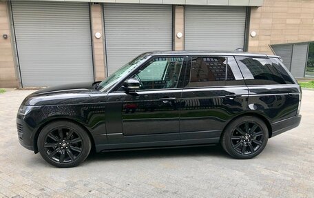 Land Rover Range Rover IV рестайлинг, 2018 год, 6 995 000 рублей, 4 фотография