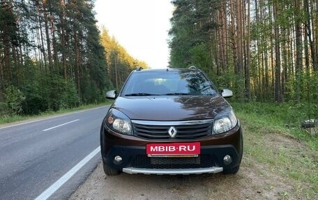 Renault Sandero I, 2013 год, 817 000 рублей, 3 фотография