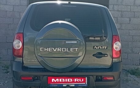 Chevrolet Niva I рестайлинг, 2015 год, 730 000 рублей, 2 фотография