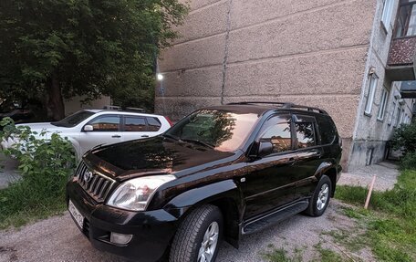 Toyota Land Cruiser Prado 120 рестайлинг, 2007 год, 2 700 000 рублей, 3 фотография