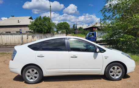 Toyota Prius, 2011 год, 950 000 рублей, 3 фотография