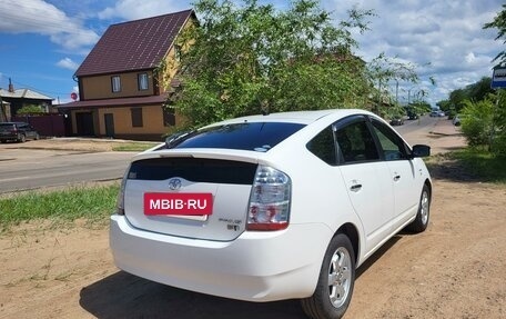 Toyota Prius, 2011 год, 950 000 рублей, 4 фотография