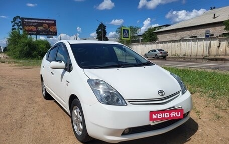 Toyota Prius, 2011 год, 950 000 рублей, 2 фотография