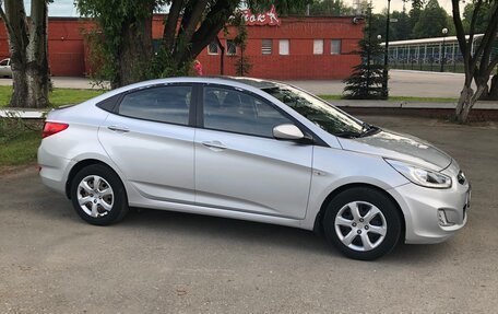 Hyundai Solaris II рестайлинг, 2013 год, 1 050 000 рублей, 3 фотография