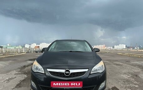 Opel Astra J, 2011 год, 770 000 рублей, 2 фотография