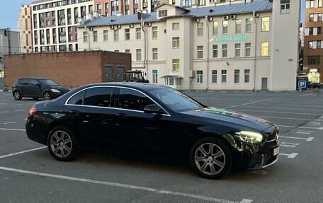 Mercedes-Benz E-Класс, 2020 год, 4 100 000 рублей, 3 фотография