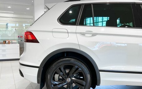 Volkswagen Tiguan II, 2021 год, 3 697 000 рублей, 7 фотография