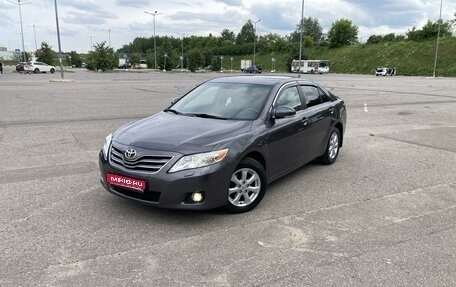 Toyota Camry, 2011 год, 1 950 000 рублей, 1 фотография