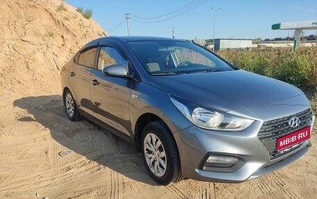 Hyundai Solaris II рестайлинг, 2019 год, 1 600 000 рублей, 1 фотография