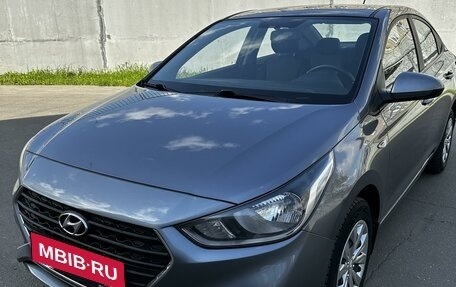 Hyundai Solaris II рестайлинг, 2017 год, 1 385 000 рублей, 1 фотография