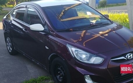 Hyundai Solaris II рестайлинг, 2012 год, 650 000 рублей, 1 фотография