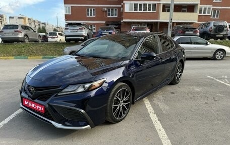 Toyota Camry, 2021 год, 2 850 000 рублей, 1 фотография