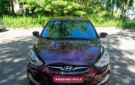 Hyundai Solaris II рестайлинг, 2011 год, 920 000 рублей, 1 фотография