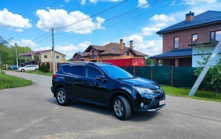 Toyota RAV4, 2015 год, 1 930 000 рублей, 4 фотография