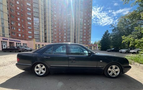 Mercedes-Benz E-Класс, 1998 год, 490 000 рублей, 4 фотография