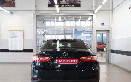 Toyota Camry, 2018 год, 2 800 000 рублей, 4 фотография