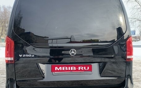 Mercedes-Benz V-Класс, 2016 год, 4 100 000 рублей, 2 фотография