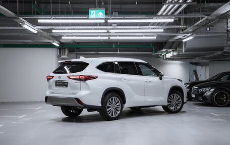 Toyota Highlander, 2024 год, 6 860 000 рублей, 3 фотография