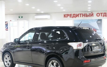Mitsubishi Outlander III рестайлинг 3, 2012 год, 1 199 000 рублей, 4 фотография