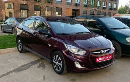 Hyundai Solaris II рестайлинг, 2013 год, 865 000 рублей, 4 фотография