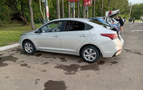 Hyundai Solaris II рестайлинг, 2018 год, 950 000 рублей, 2 фотография